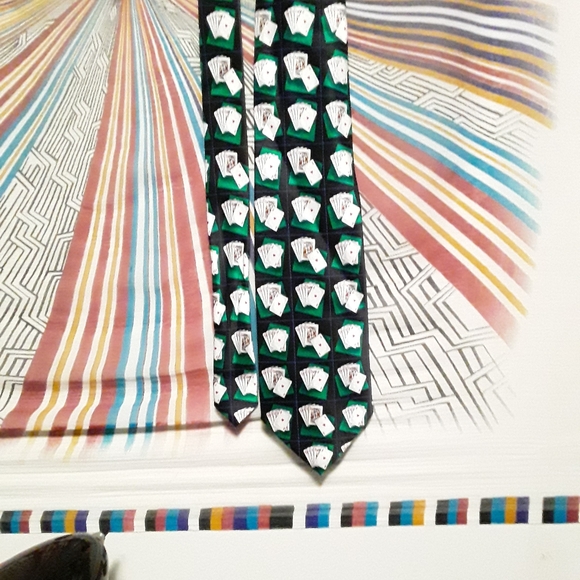 Tango Men's Silk Tie with Playing Cards of Texas Hold-Em Poker Hands - Picture 3 of 15